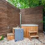 Canary Wellness - Sauna&hottub Chalet Hoenderloo