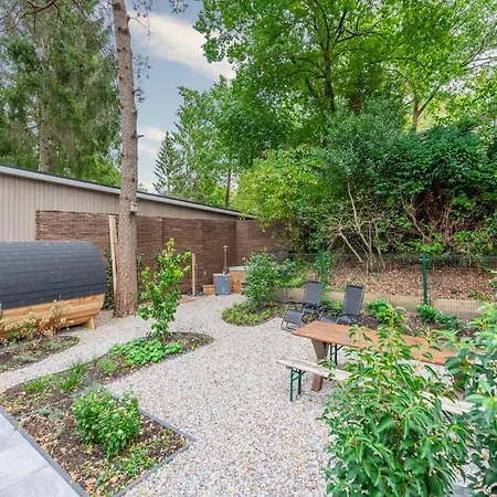 Chalet Canary Wellness - Sauna & Hottub Hoenderloo