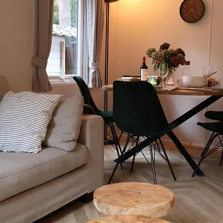 Canary Wellness - Sauna & Hottub Hoenderloo