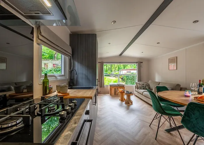 Canary Wellness - Sauna & Hottub