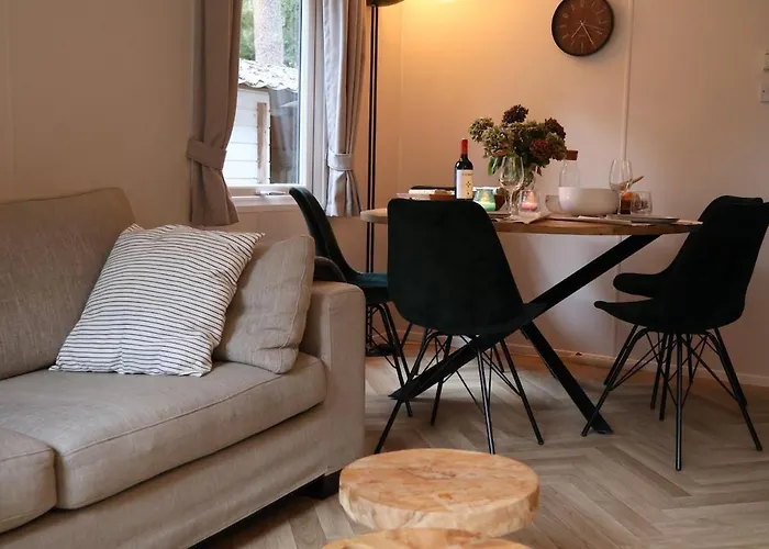 Canary Wellness - Sauna & Hottub Hoenderloo