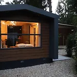 Chalet Canary Wellness - Sauna & Hottub Hoenderloo