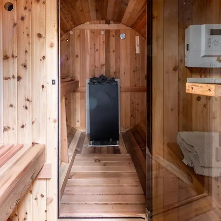 Canary Wellness - Sauna & Hottub Dağ evi